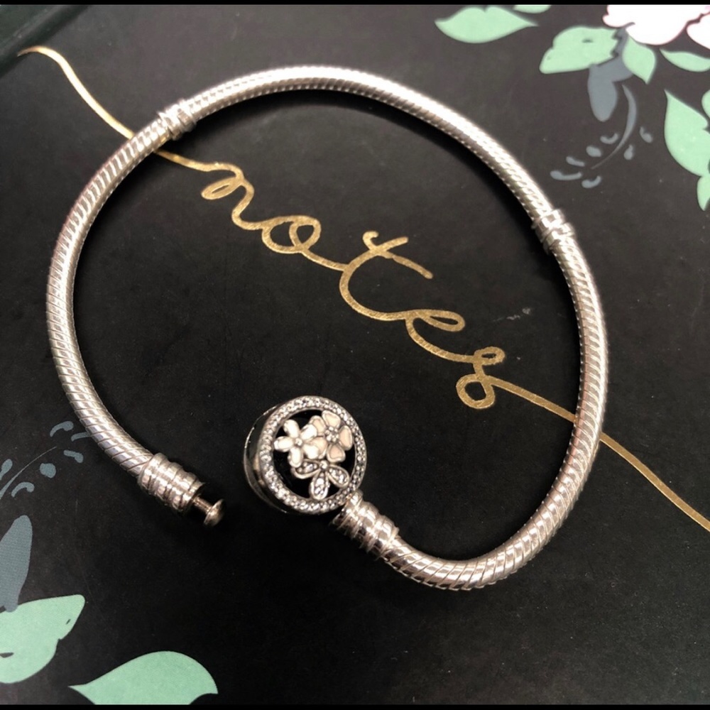 Daisy Pandora bracelet